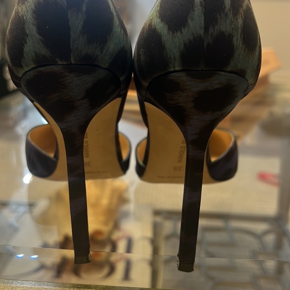 Manolo Blahnik D'Orsay Pointed blue and black print Pumps size 38 - Picture 5 of 5